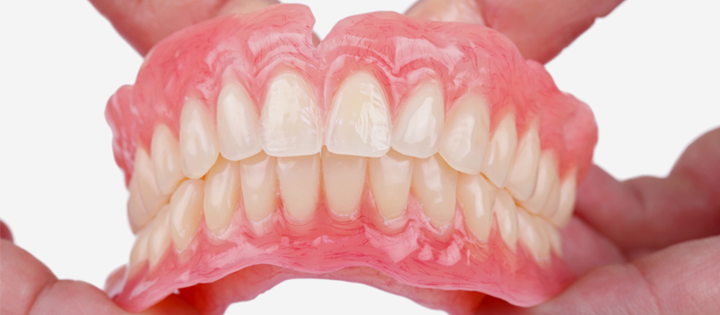 歯を失った時の身近な治療、入れ歯